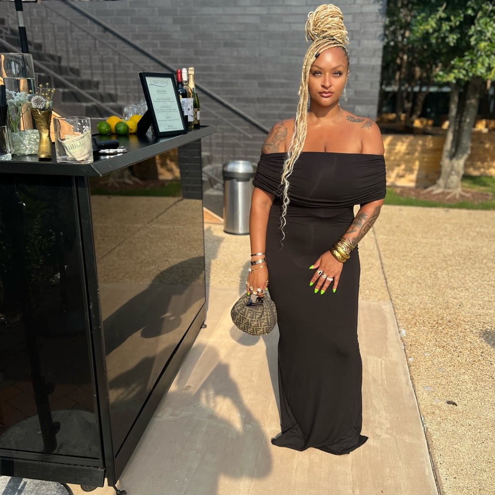 Naked Wardrobe Sexy black dress
